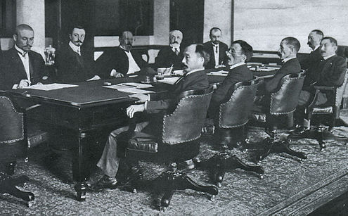 Here is the picture of the real negotiations in 1905 (from Wikipedia)